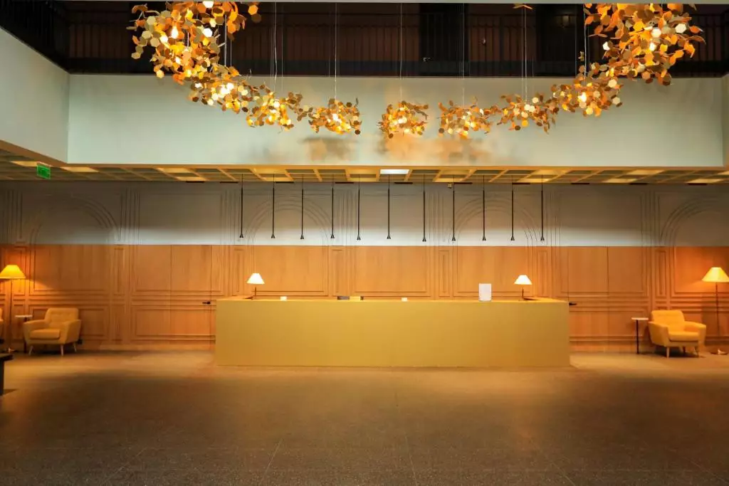 لابی PINE ASTORIA